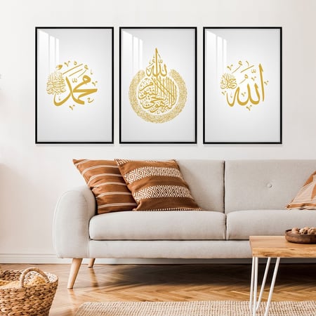 ثلاث لوحات جدارية مع برواز واكريلك شفاف