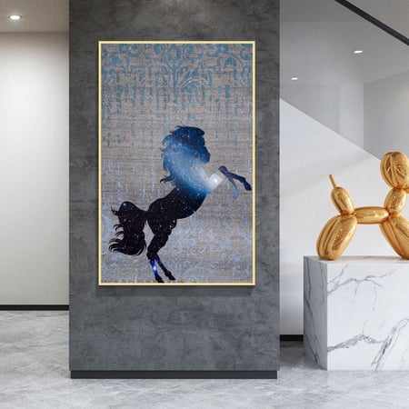 لوحة قماشية بتصميم حصان مع برواز مجوف