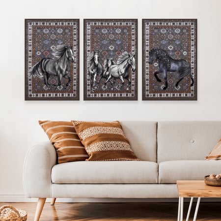 ثلاث لوحات قماشية بتصميم حصان