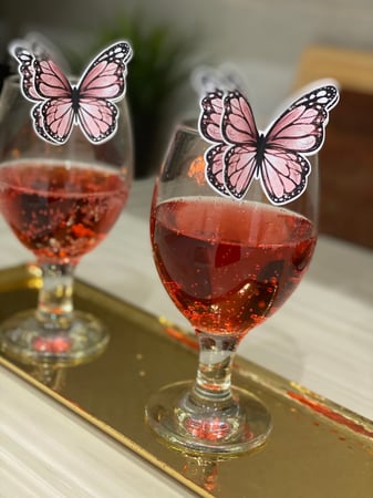 فراشات اكواب