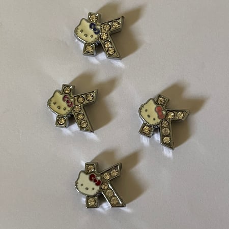 حرف k هيلو كيتي