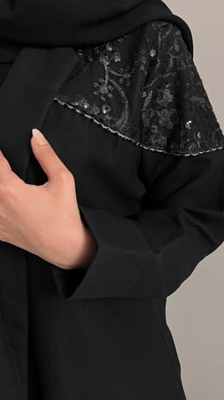 بلايزر بنقش بالكتوف