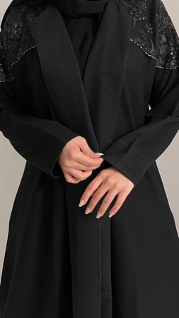 بلايزر بنقش بالكتوف