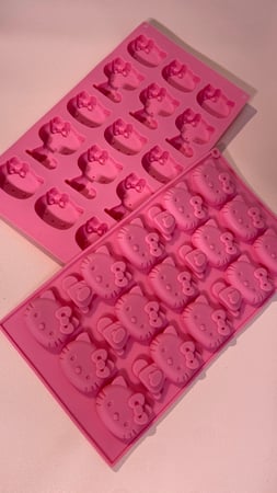 قالب سيلكون للثلج او الشكولاتة بشخصية هيلو كيتي