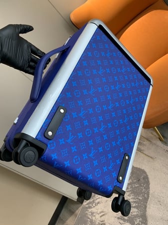شنطة سفر LV ماستر 50سم