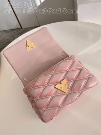 شنطة LV مقاس 23 سم