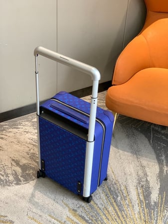 شنطة سفر LV ماستر 50سم