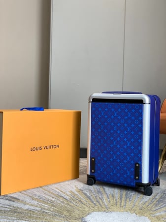 شنطة سفر LV ماستر 50سم