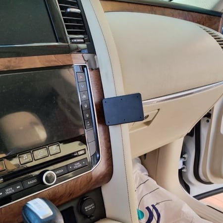 حامل بروديت بروكليب نيسان باترول 2020-2021 (قاعدة بزاوية)   855773