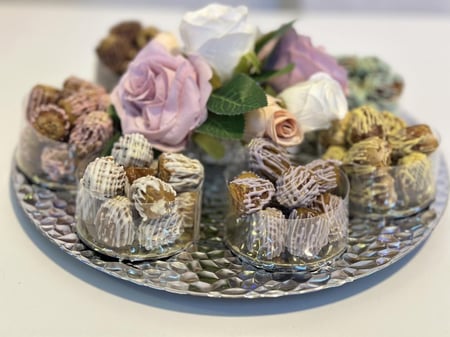 صينية تمر سكري ميني محشي فيها اكثر من  70حبة