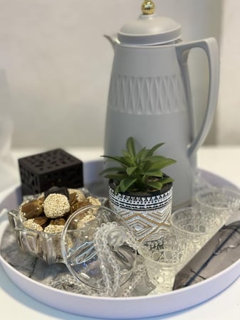 صينيه مع ترمس وتمرية (اهدي احبابك )