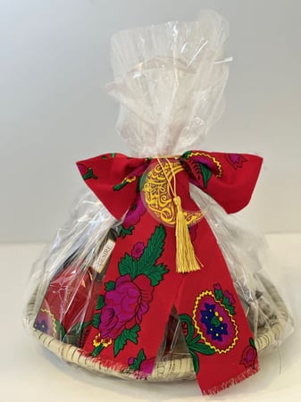 سلة خوص صغيرة 15حبة تمر (اهدي احبابك )