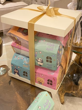 صندوق الهدايا الكبير مفرغ بدون تعبئة