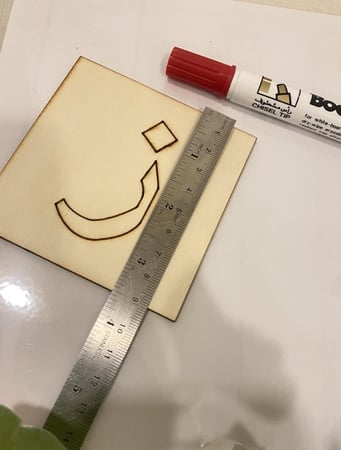 الحروف العربيه المفرغه نشاط محسوس ( خشبي )