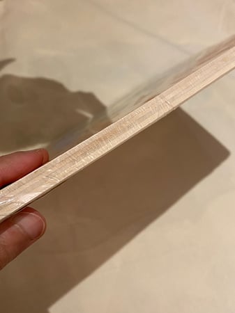 لعبة لضم دودة الحروف العربية مناسبه للتآزر البصري الحركي لتنسيق حركة اليد في مرحلة ماقبل الكتابة عبارة عن قاعدة خشبية متينة مخرمة ومزودة بالحروف العربية + 2 حبال متينة للضم