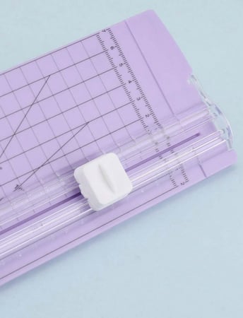 قصاصة ورق بجودة عالية مقاس a4 + a5 ( 27سم*8سم*2سم )