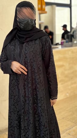 عباية دانتيل مبطن تربل كلوش