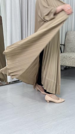 عباية كلوش مكسره قماش لمسة حرير