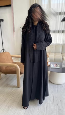 موديل شكل  هندسي مربعات من نفس القماش حرير ياباني