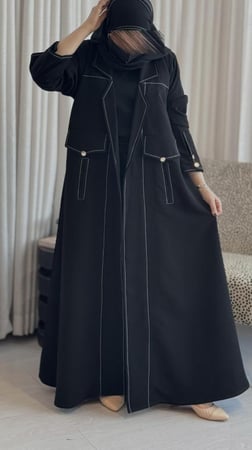 بليزر رسمي كريب سيراميك مبطن حرير مع دق انيق بياقه وقصه فالظهر