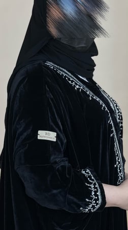 عباية مخمل نص بشت بشك يدوي فاخر