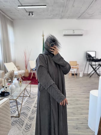 عباية شتوي شموة تصميم  كلاسيكي فاخرة خاص لعاشقات التفرد والأناقة الراقية