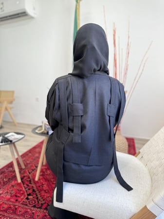 صوف بتصميم  هندسي خاص بالمصممة ميرا