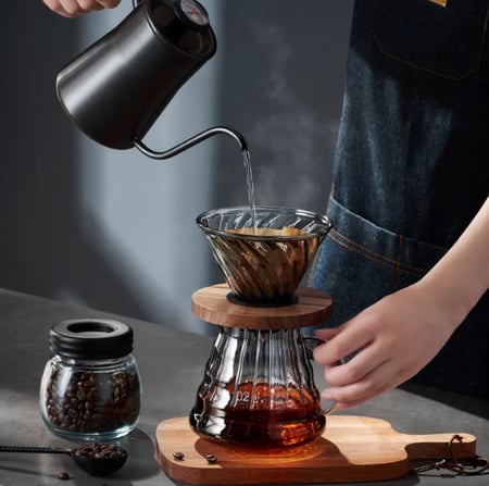 طقم V60 زجاجي دخاني بشكل هرمي مخطط 01