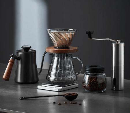 طقم V60 زجاجي دخاني بشكل هرمي مخطط 01