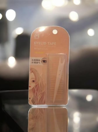 شرائط لاصقة لرفع الجفون