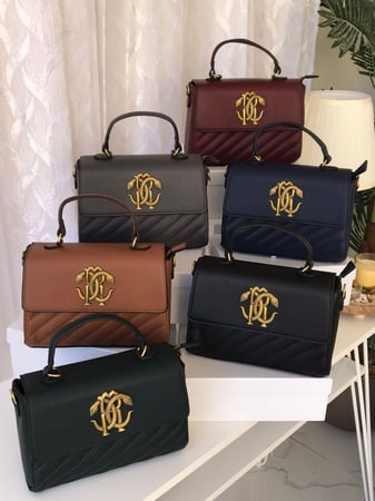 حقيبة يد نسائية