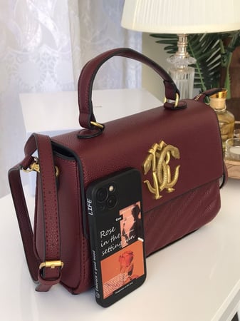 حقيبة يد نسائية