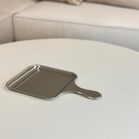 تقديمة صغيرة معدن