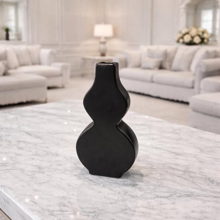 تحفة سيراميك بشكل مميز