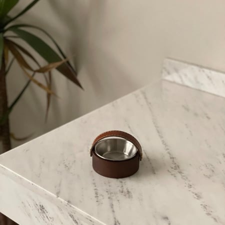 مبخر خشب بمسكة جلد