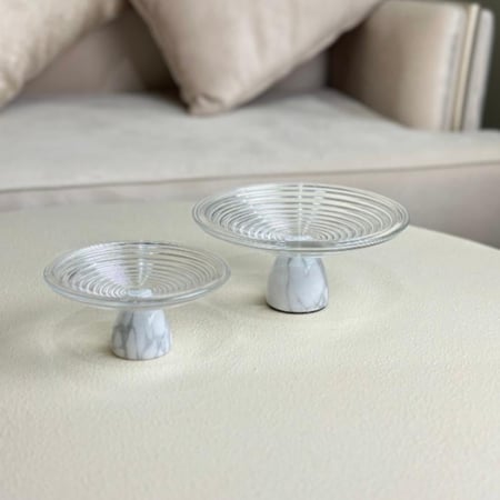 تقديمة زجاج بقاعدة رخام