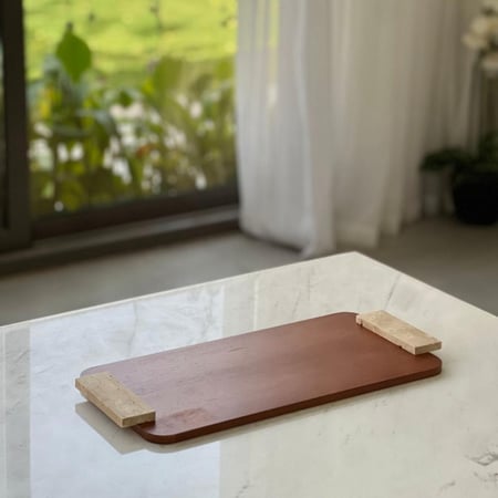 صينية تقديم خشبية بمقبض ترافنتينو