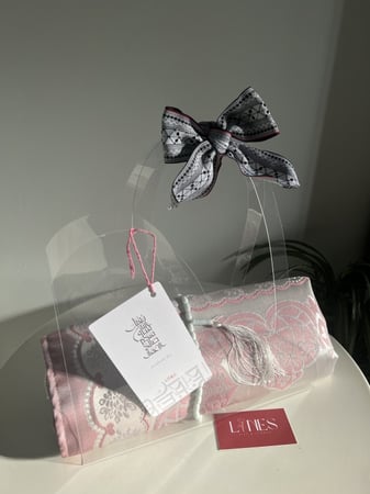 سلة سجادة وردي