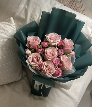 بوكية ورد طبيعي pink