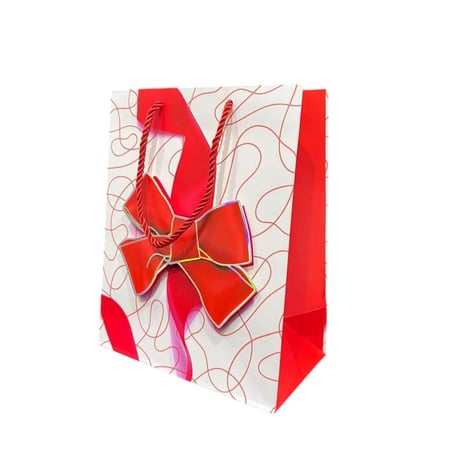 كيس هدايا وسط درزن