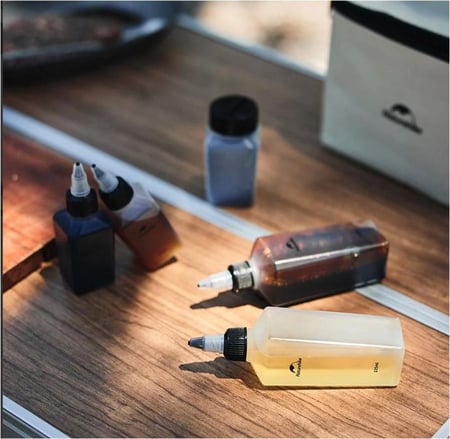 مجموعة زجاجات التوابل المحمولة عدد 8