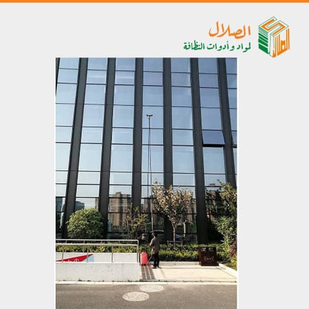 طقم تنظيف واجهات المونيوم و زجاج 10 متر مع فرشة وخرطوم ماء