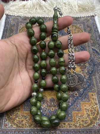 فاتوران لون عشبي ٤٥ خرزه ١١ ملي