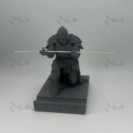 تمثال على شكل محارب | ستاند ملعقة أو قلم
