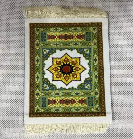 كوستر بشكل سجادة