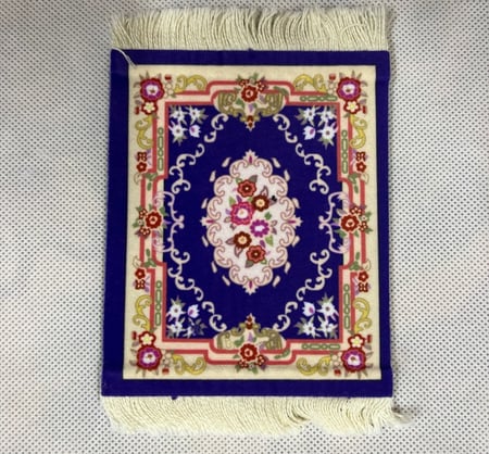 كوستر بشكل سجادة