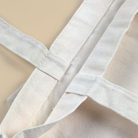 توتي باق | اوف وايت