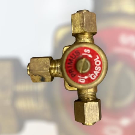 محبس بريموس ثلاثة أطراف