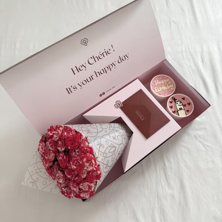 بوكس الورد و أكواب الكيك