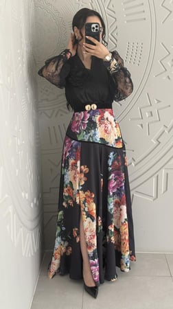 فستان طويل فخم